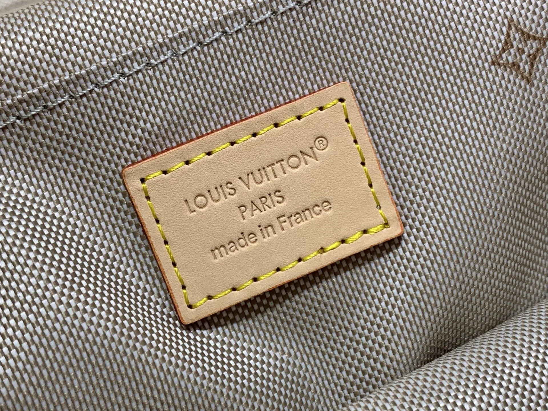 LV 27FW LDWAQLG 139 미니백 8