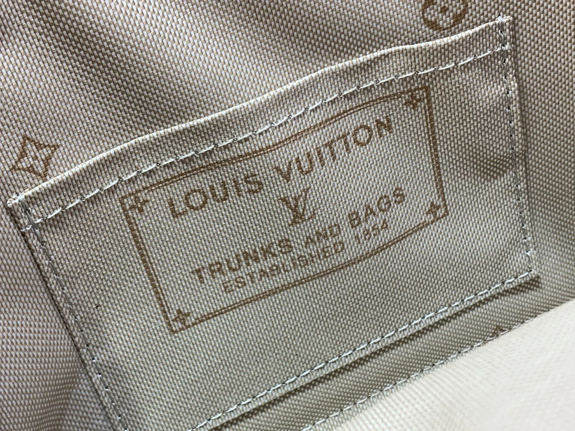LV 27FW LDWAQLG 140 토트백 8