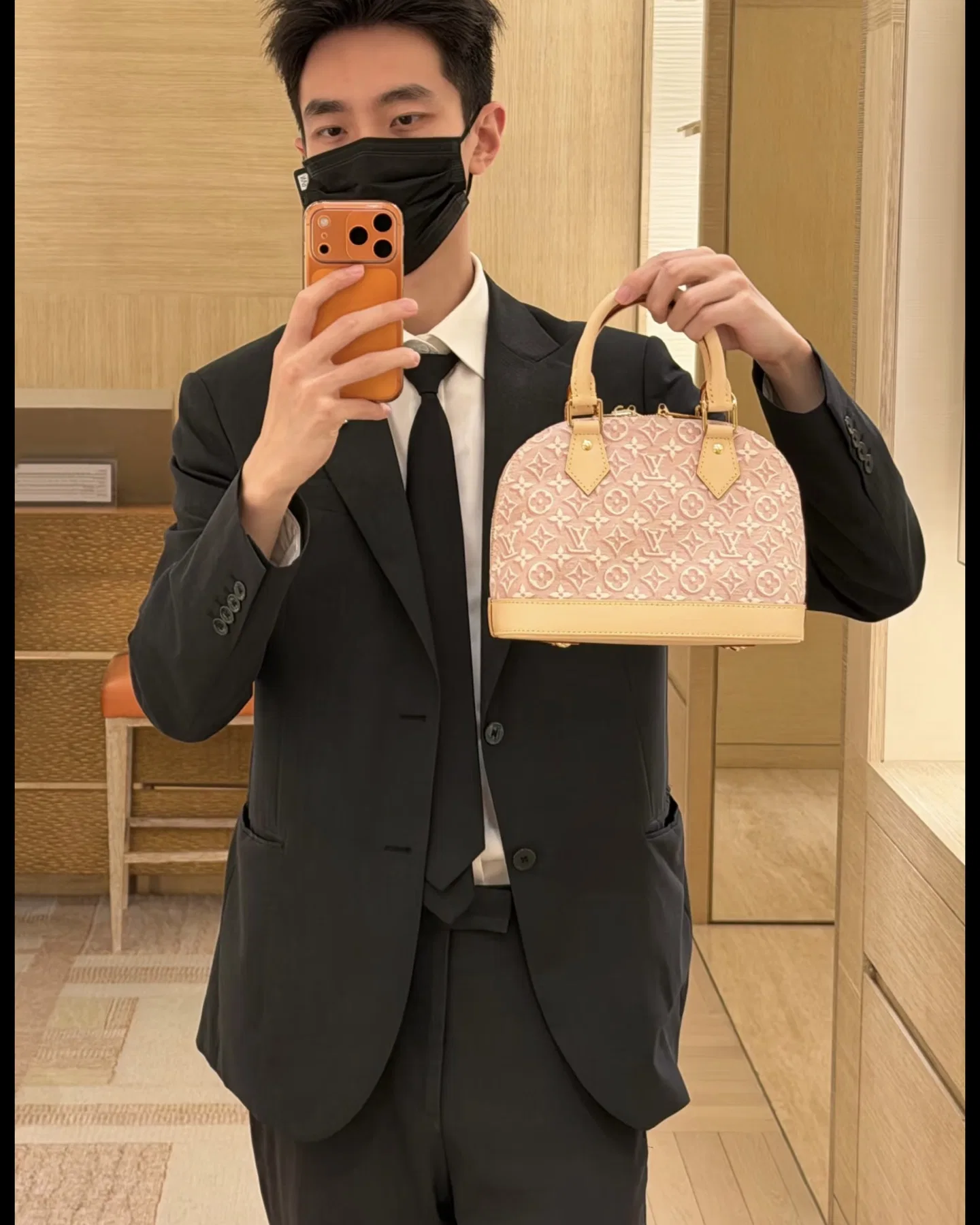 LV 27FW LDWAQLG 140 토트백 17