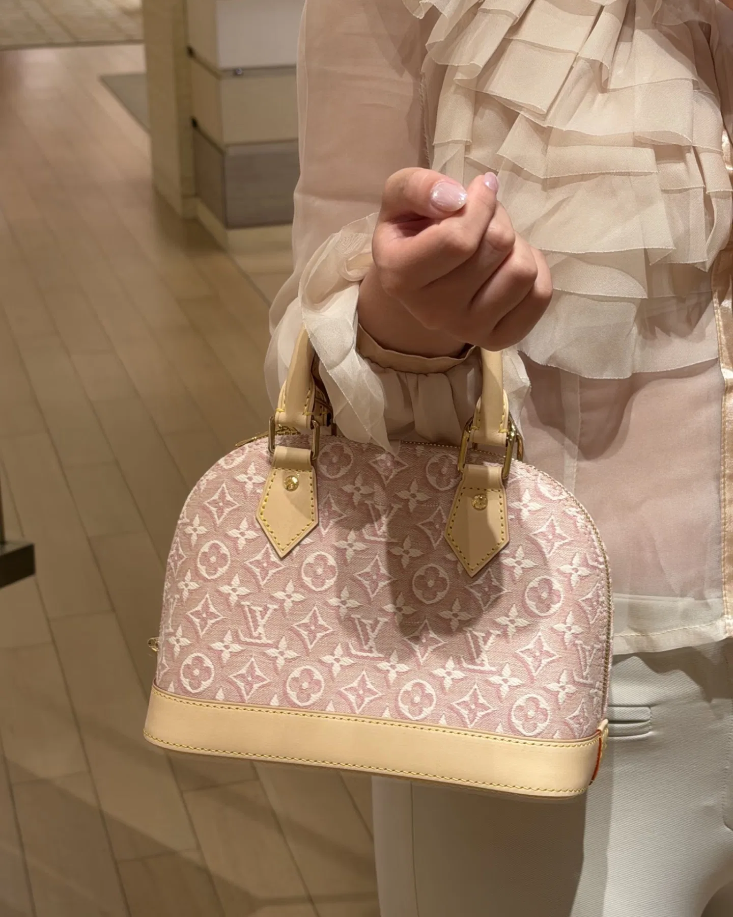 LV 27FW LDWAQLG 140 토트백 19