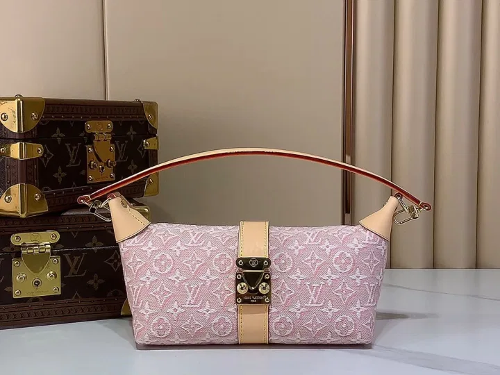 LV 27FW LDWAQLG 142 미니백 13