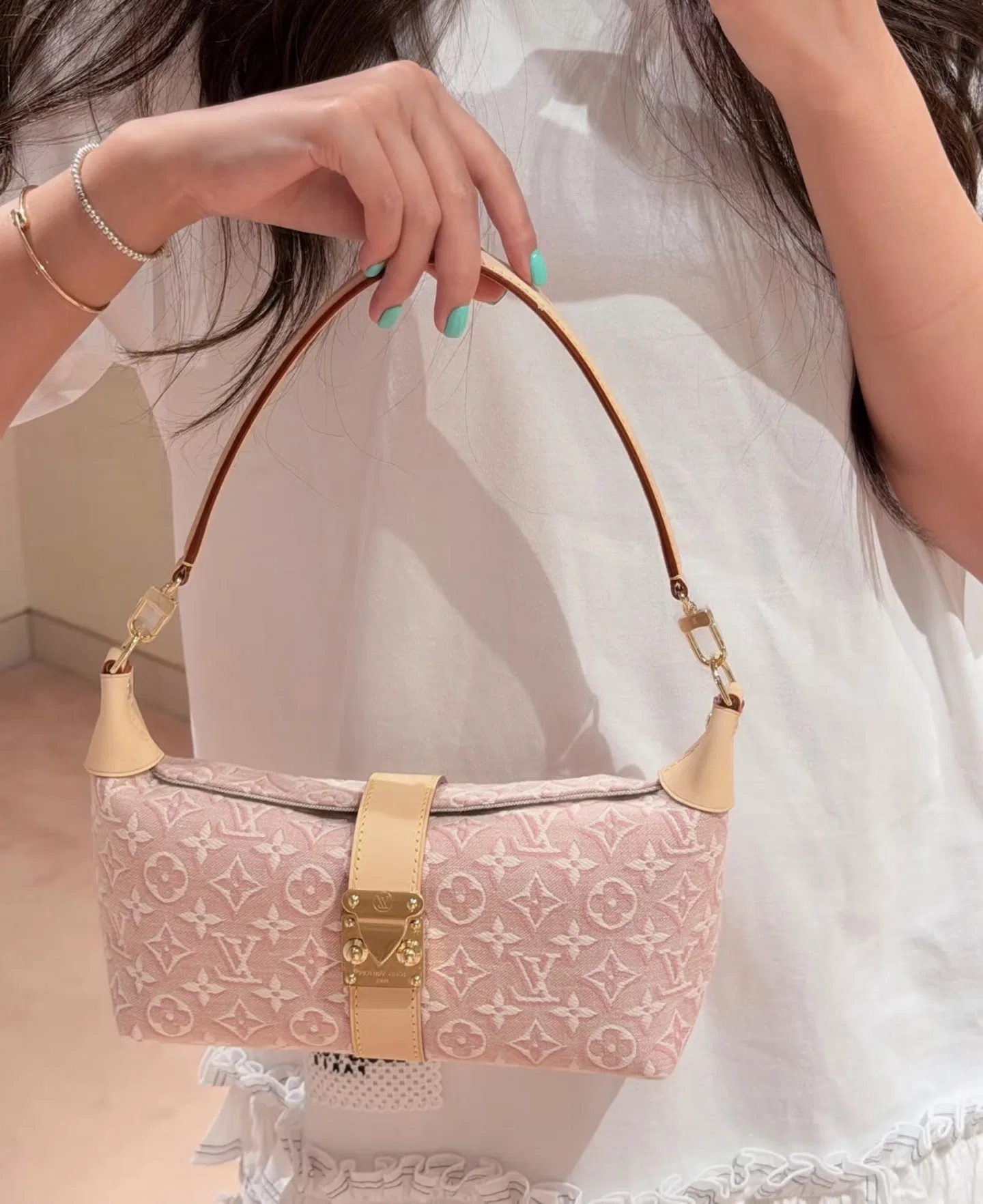 LV 27FW LDWAQLG 142 미니백 20