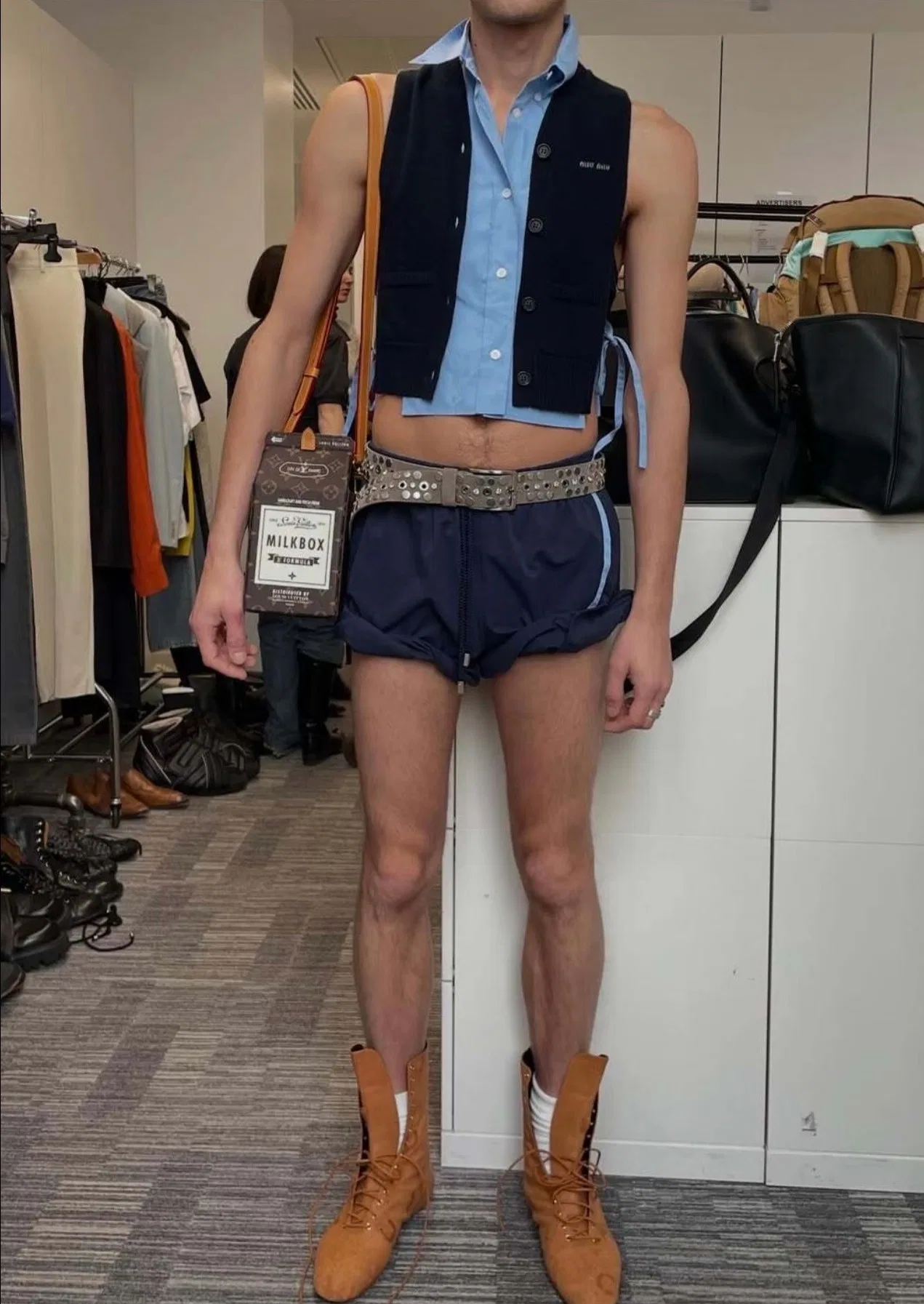 LV 27FW LDWAQLG 143 미니백 22