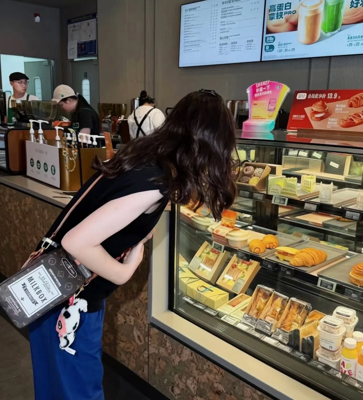 LV 27FW LDWAQLG 143 미니백 30