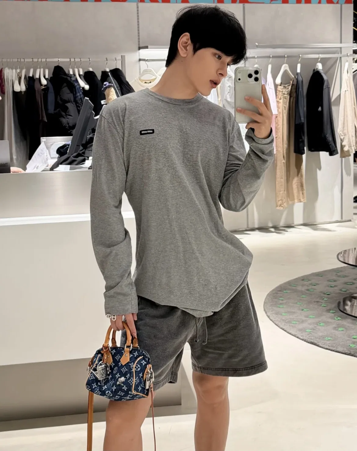 LV 27FW LDWAQLG 144 미니백 13