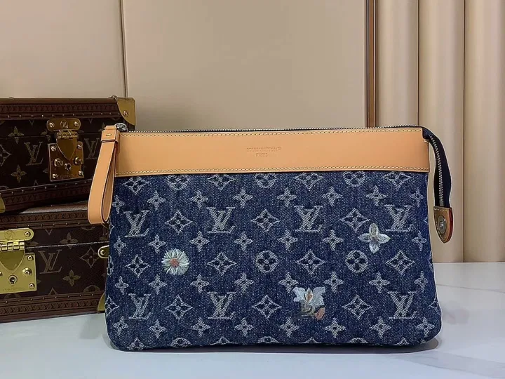 LV 27FW LDWAQLG 147 클러치 10
