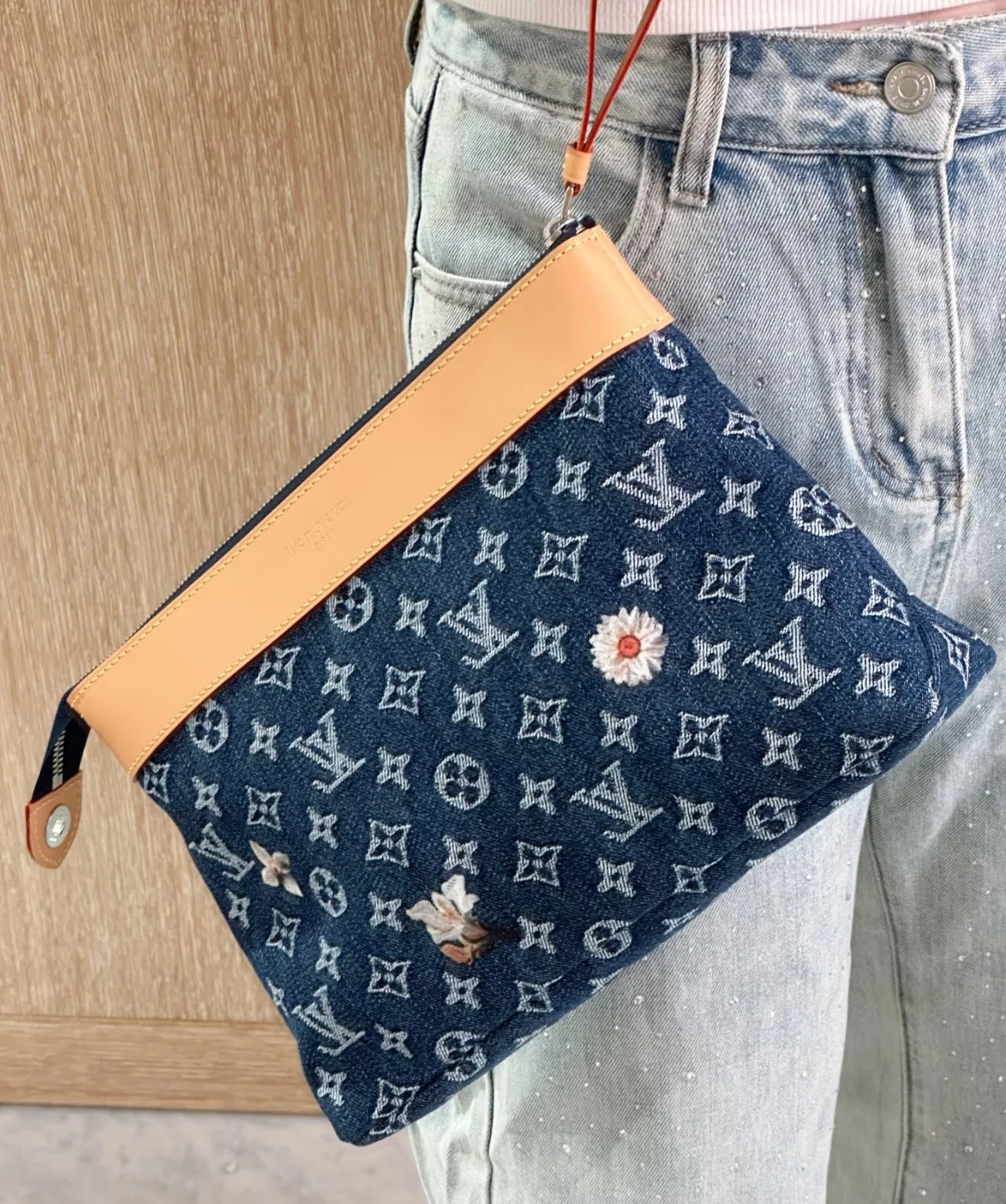 LV 27FW LDWAQLG 147 클러치 17