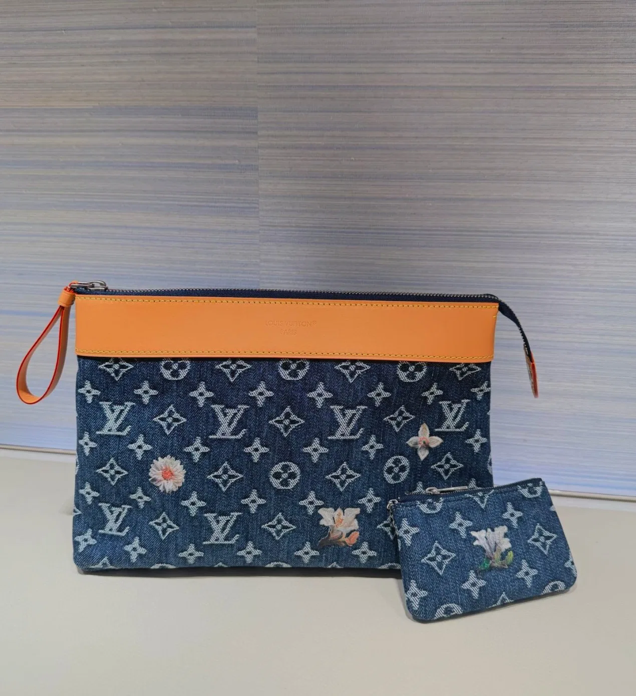LV 27FW LDWAQLG 147 클러치 18
