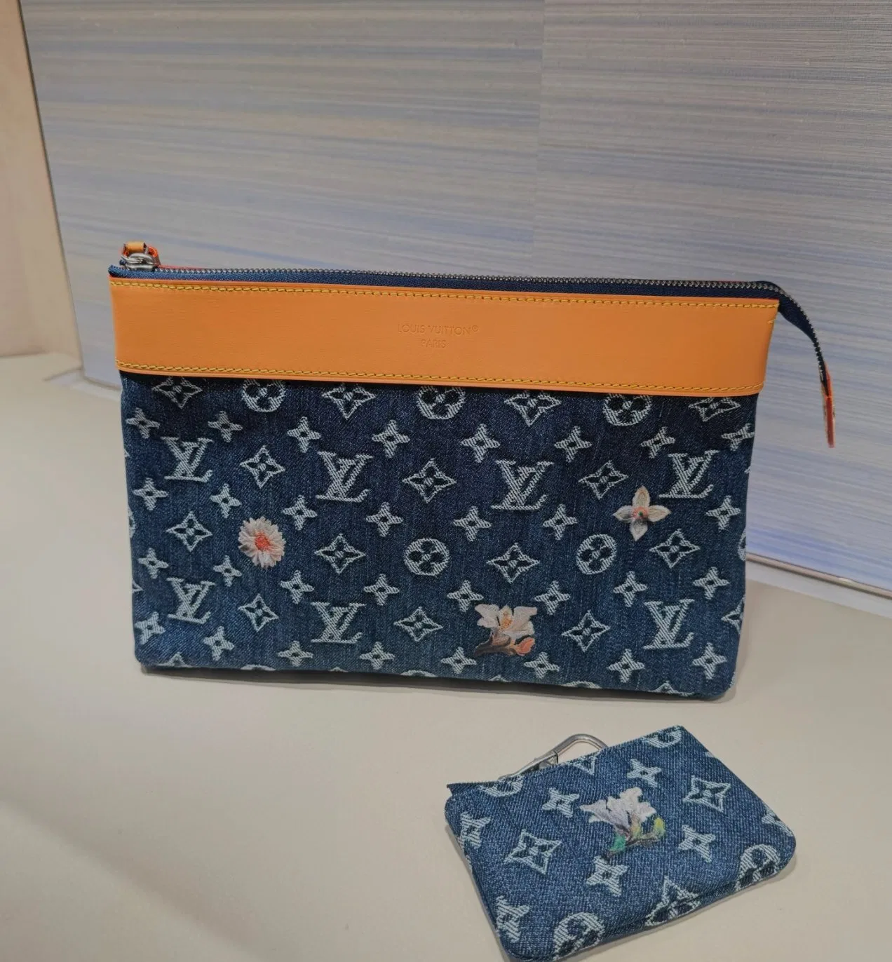LV 27FW LDWAQLG 147 클러치 20
