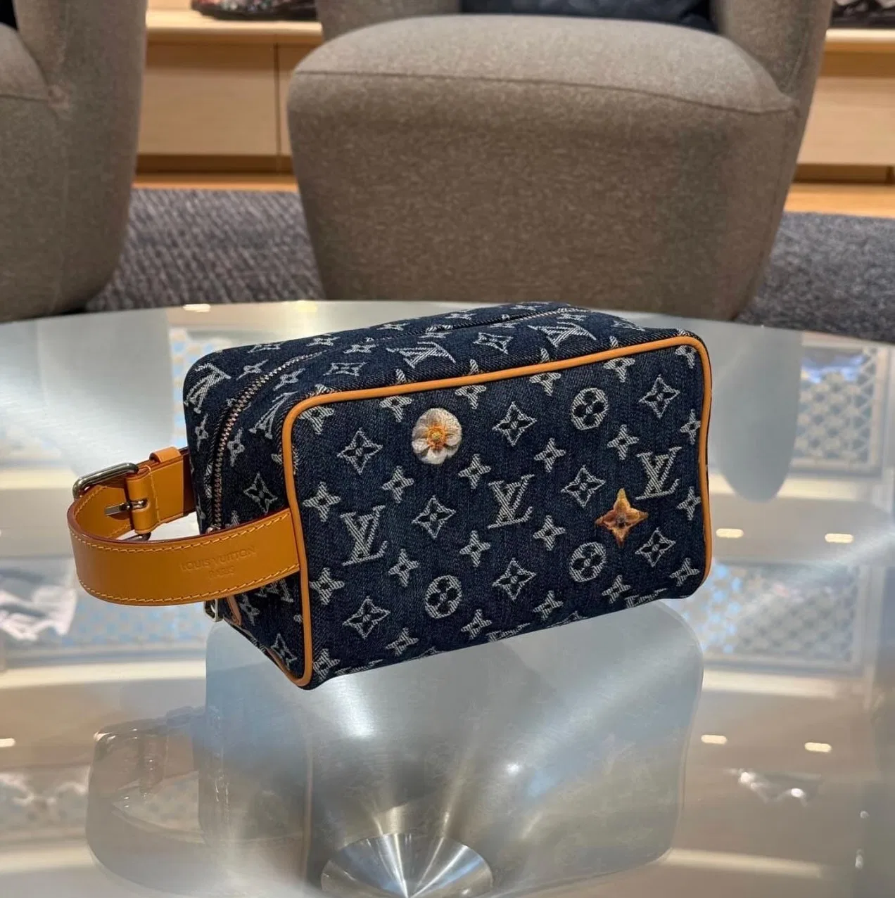 LV 27FW LDWAQLG 148 파우치 18
