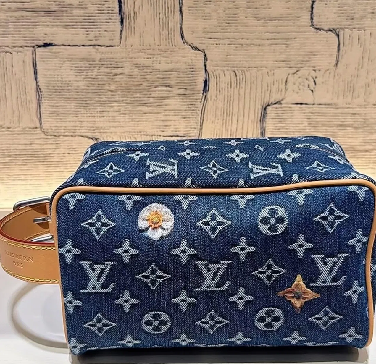 LV 27FW LDWAQLG 148 파우치 19