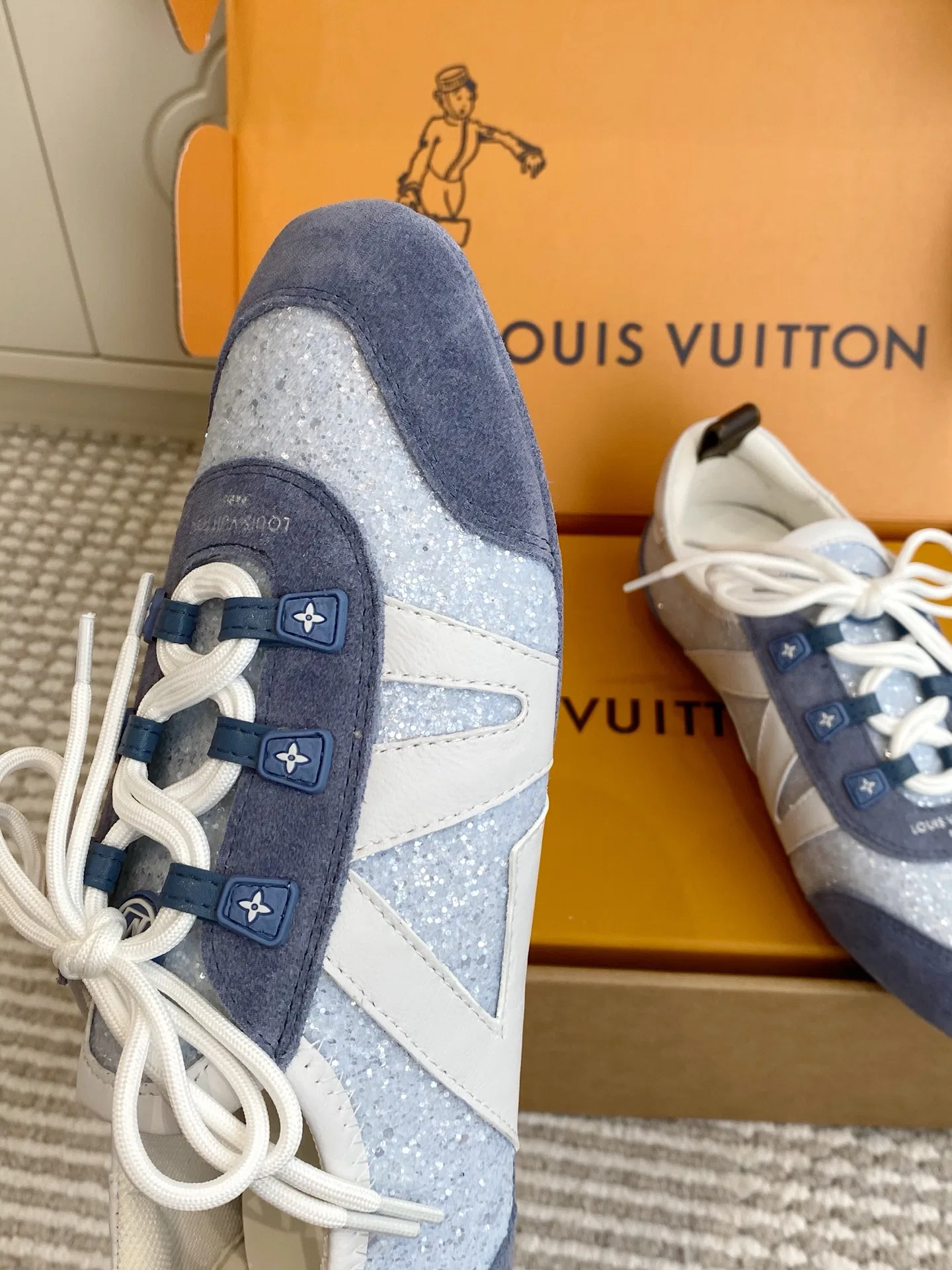 LV 27FW LDWAQLG 150 스니커즈 12