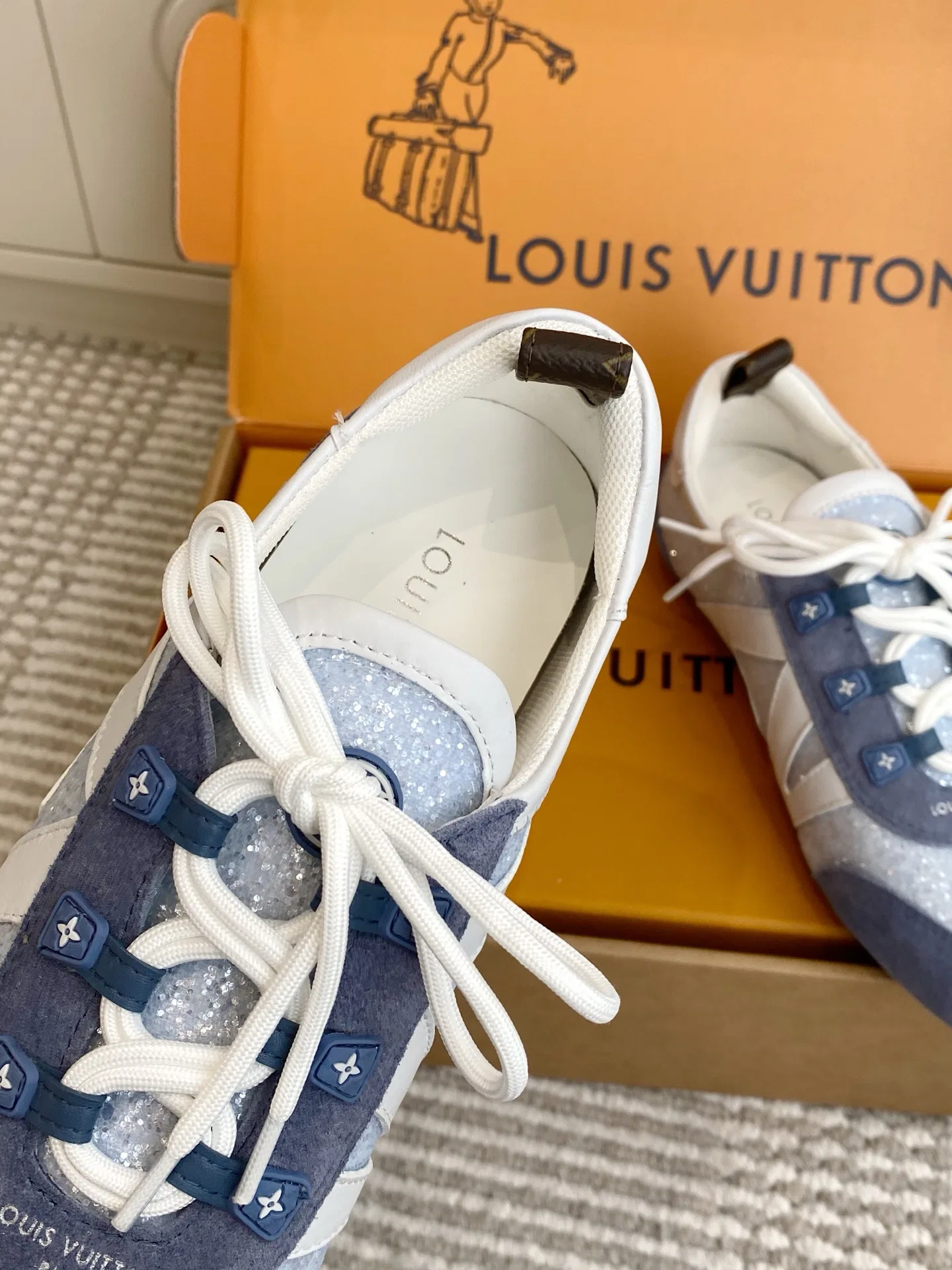 LV 27FW LDWAQLG 150 스니커즈 13