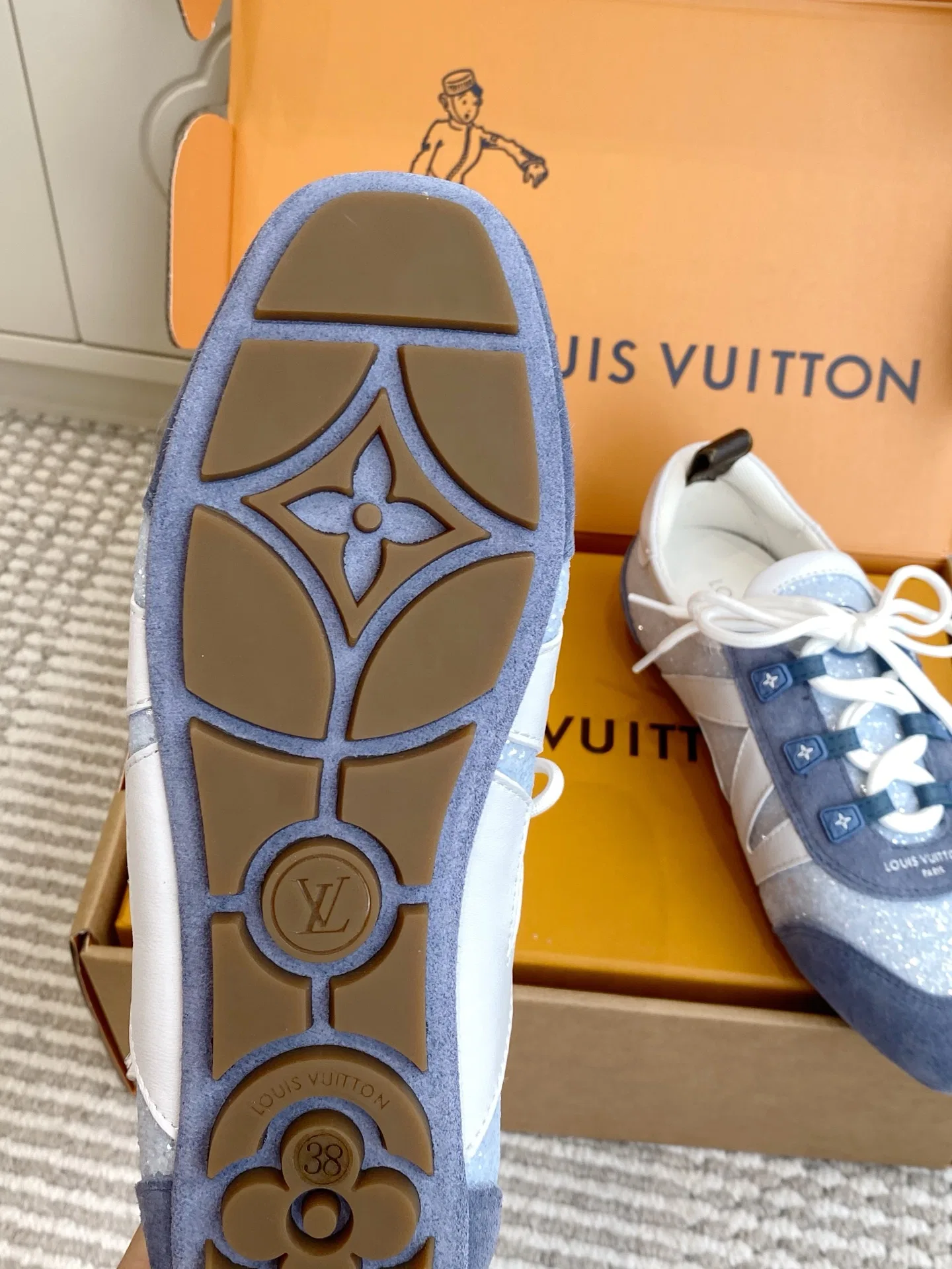 LV 27FW LDWAQLG 150 스니커즈 15