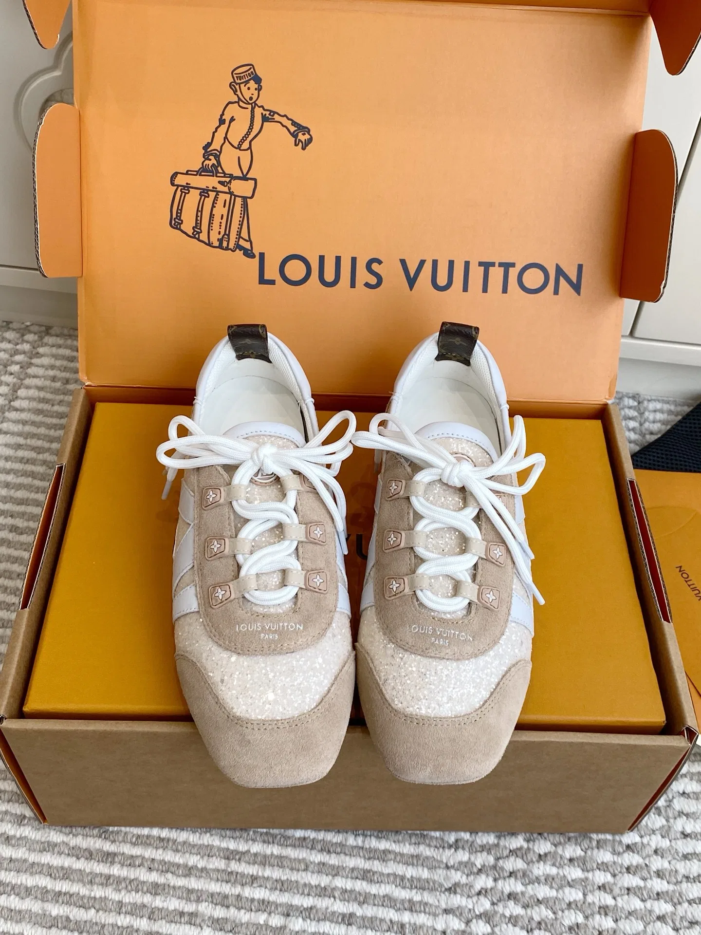 LV 27FW LDWAQLG 150 스니커즈 23