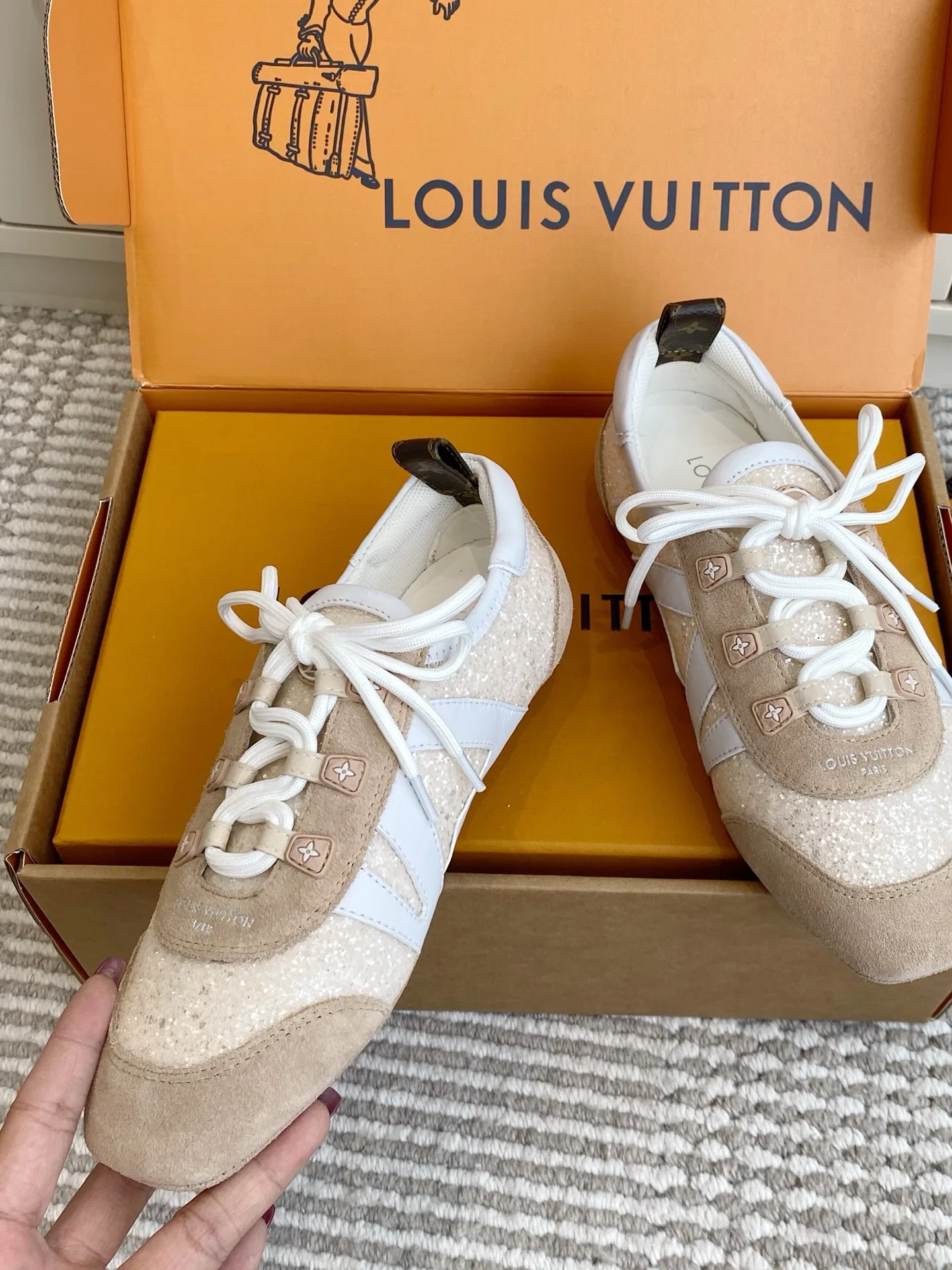 LV 27FW LDWAQLG 150 스니커즈 24