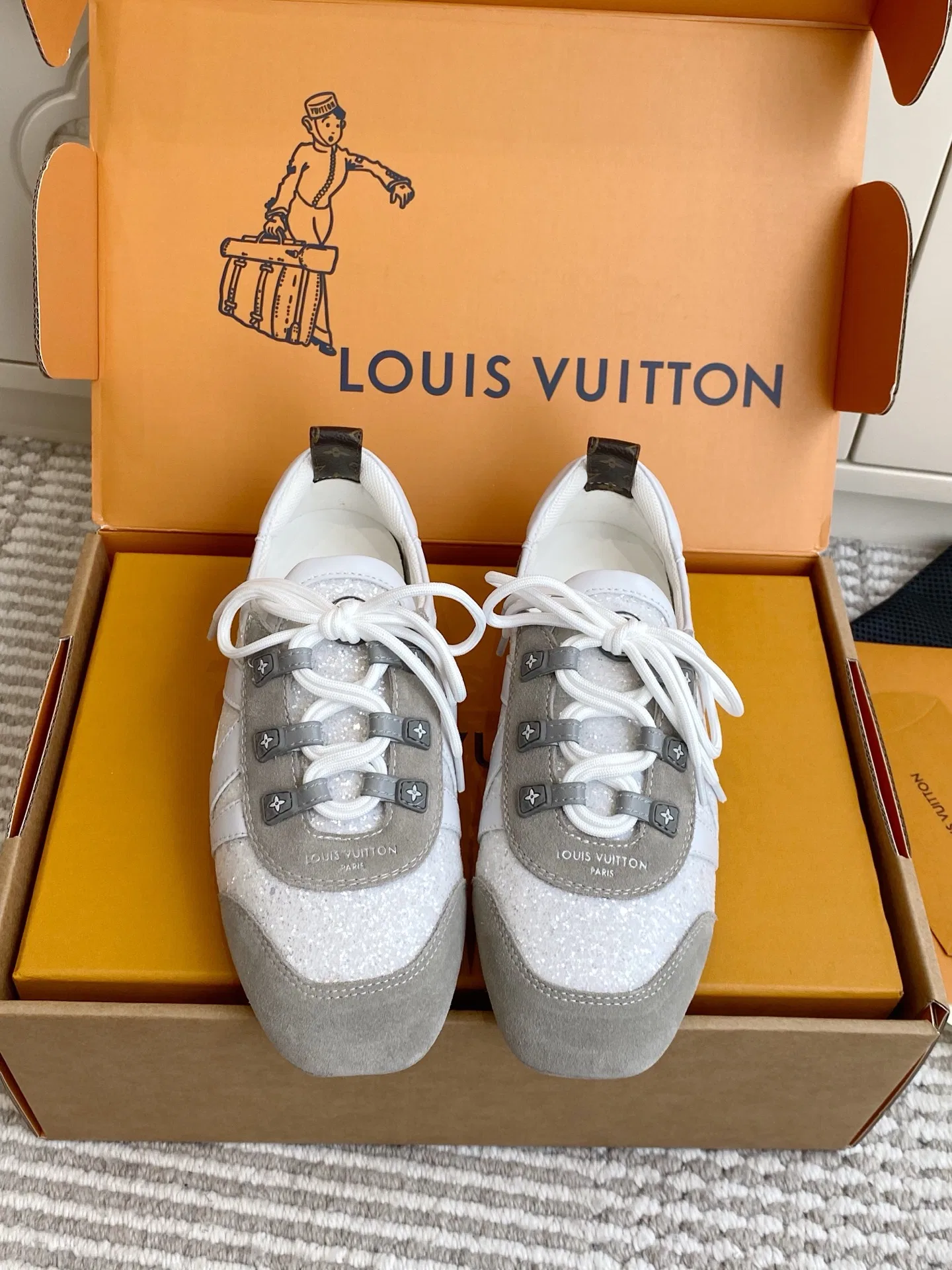 LV 27FW LDWAQLG 150 스니커즈 37