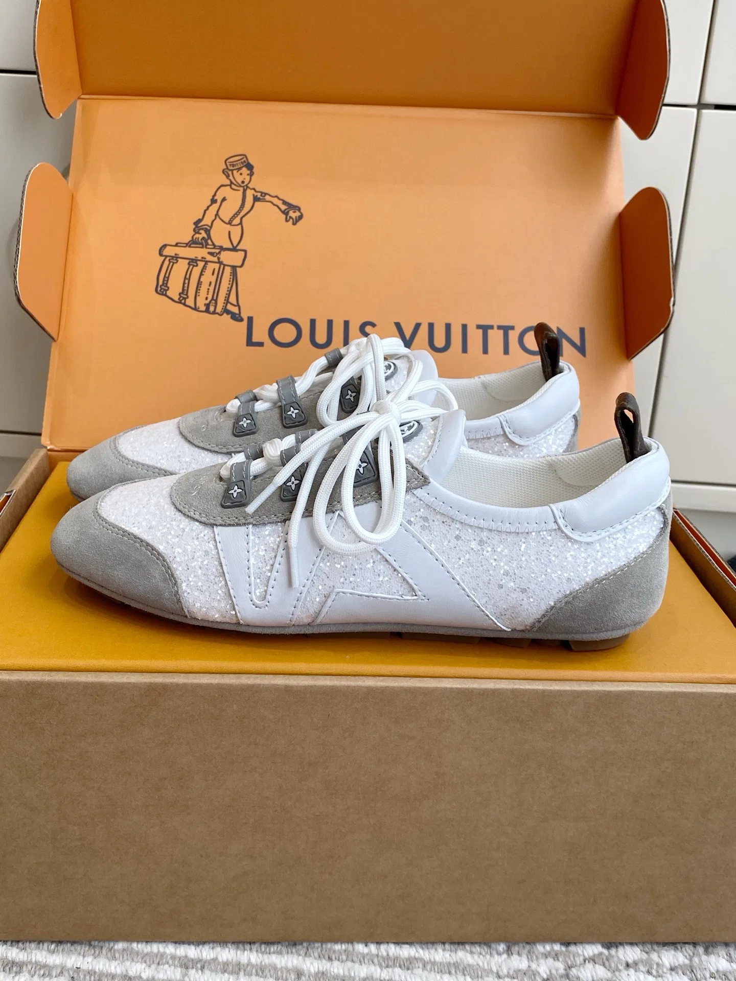 LV 27FW LDWAQLG 150 스니커즈 39