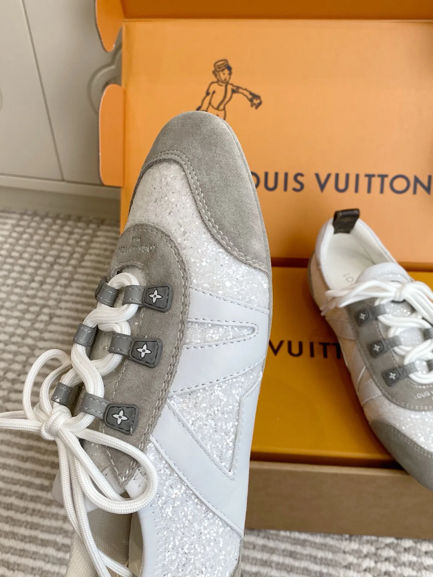LV 27FW LDWAQLG 150 스니커즈 41