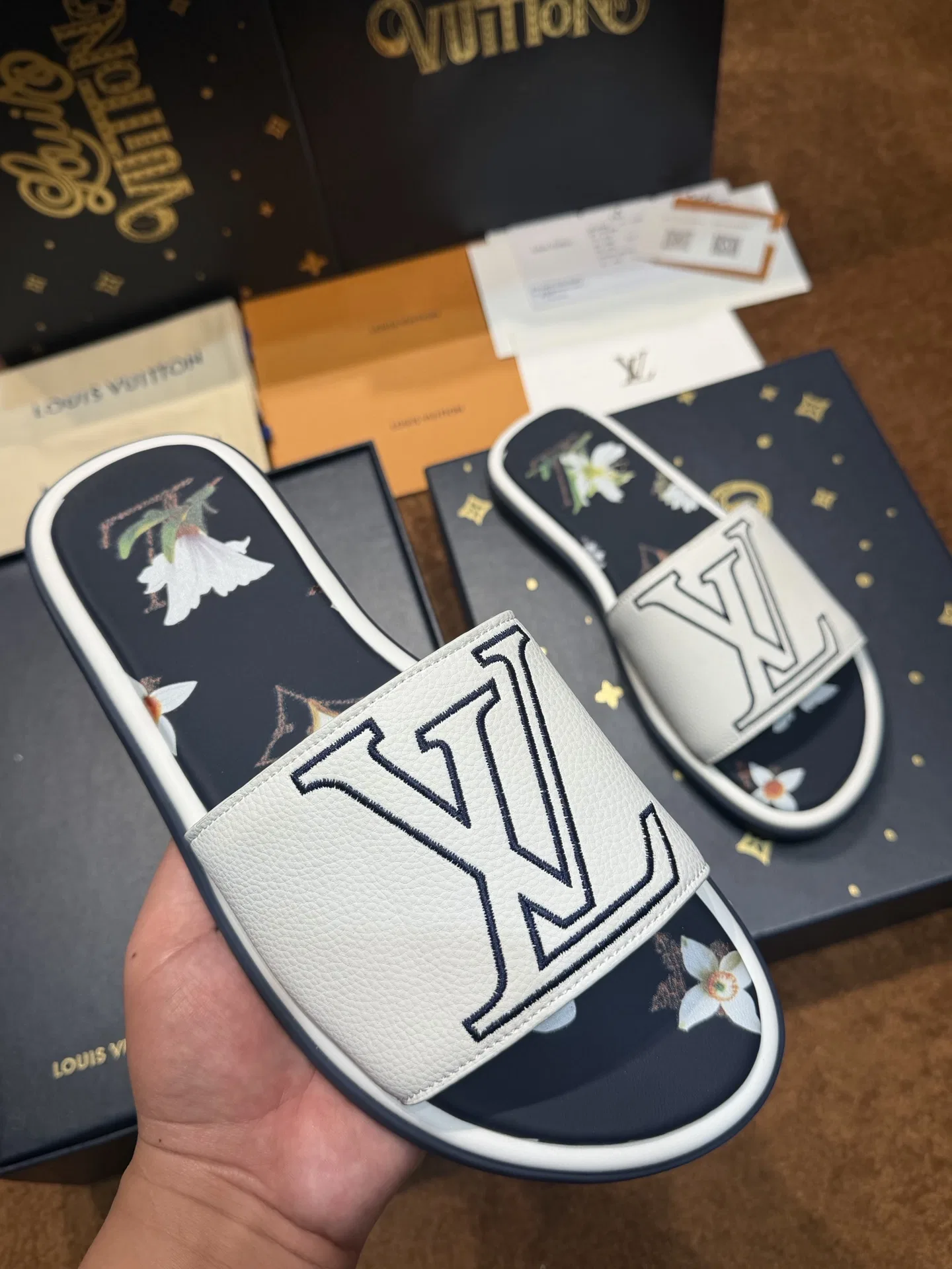 LV 27FW LDWAQLG 151 슬리퍼 43