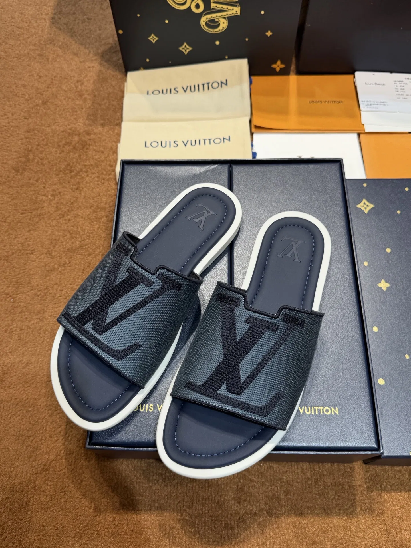 LV 27FW LDWAQLG 152 슬리퍼 20