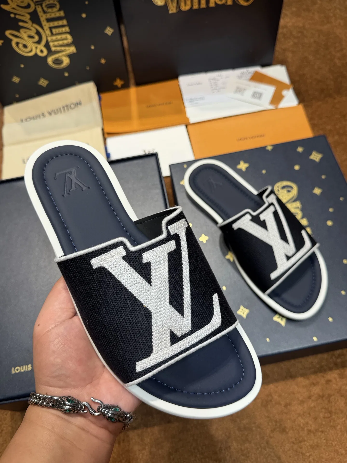 LV 27FW LDWAQLG 152 슬리퍼 35