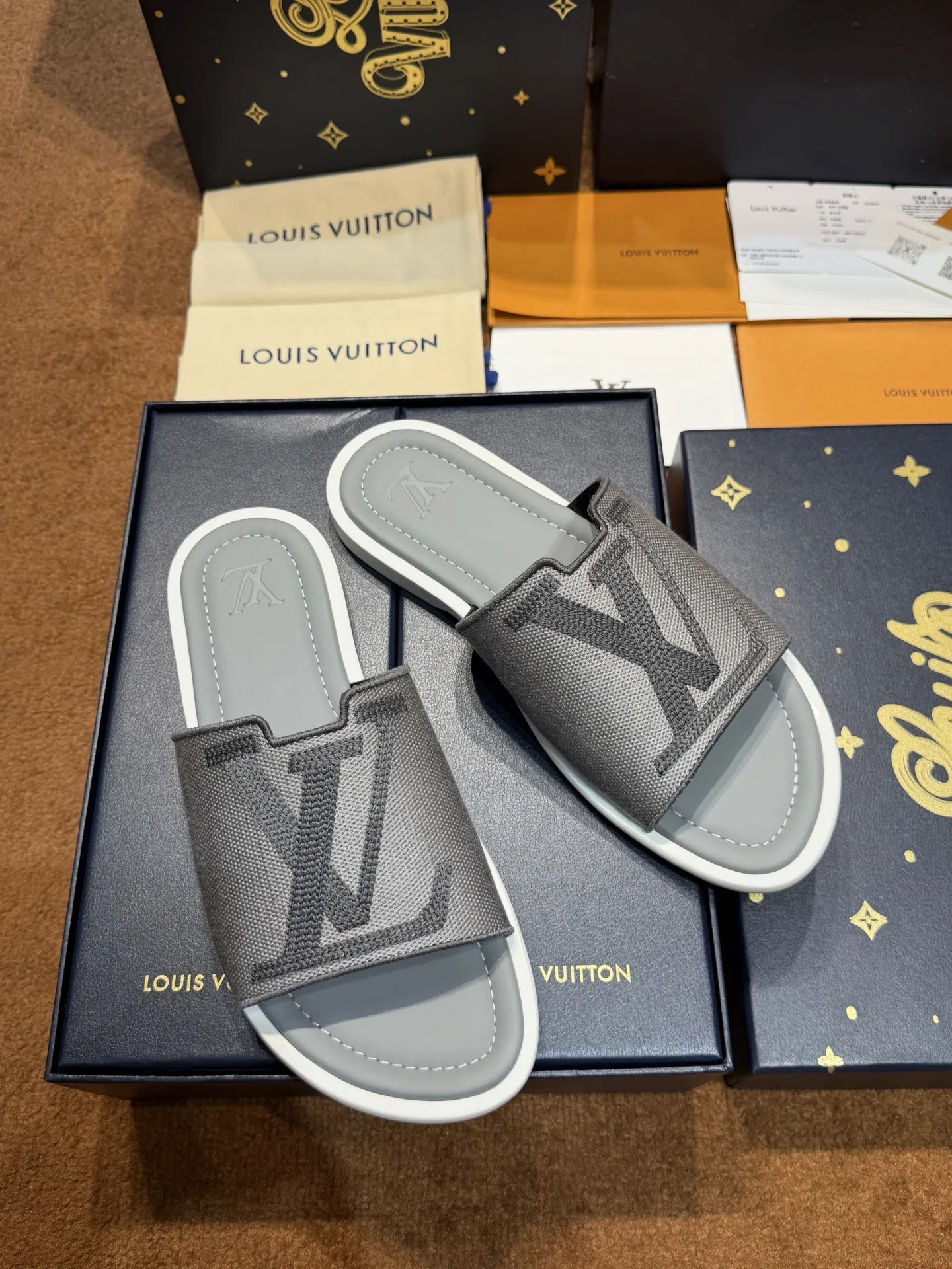LV 27FW LDWAQLG 152 슬리퍼 38