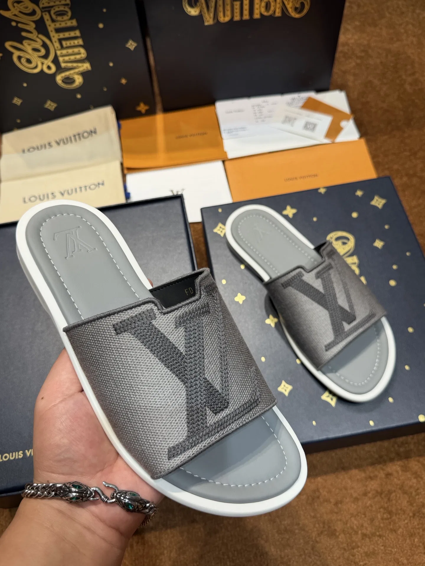 LV 27FW LDWAQLG 152 슬리퍼 41