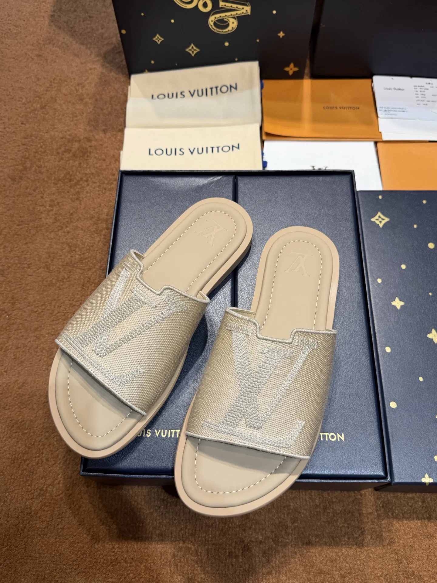 LV 27FW LDWAQLG 152 슬리퍼 44