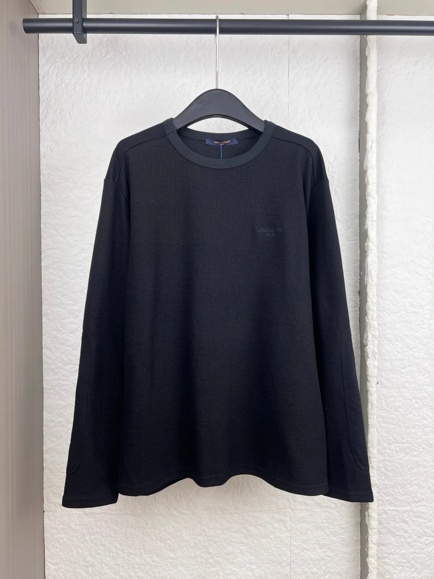 LV 27FW NOGJIQS 002 롱슬리브 10