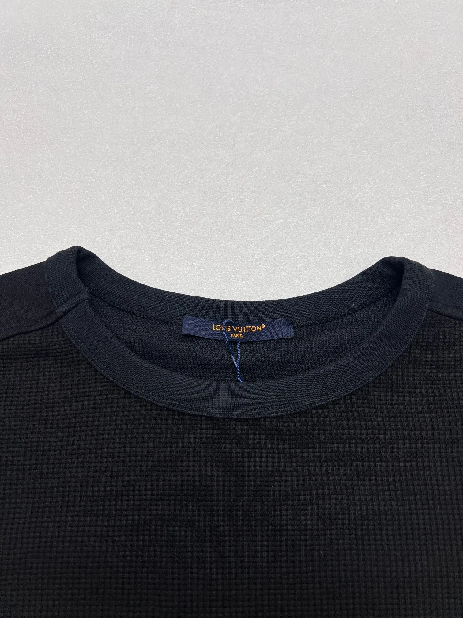 LV 27FW NOGJIQS 002 롱슬리브 12