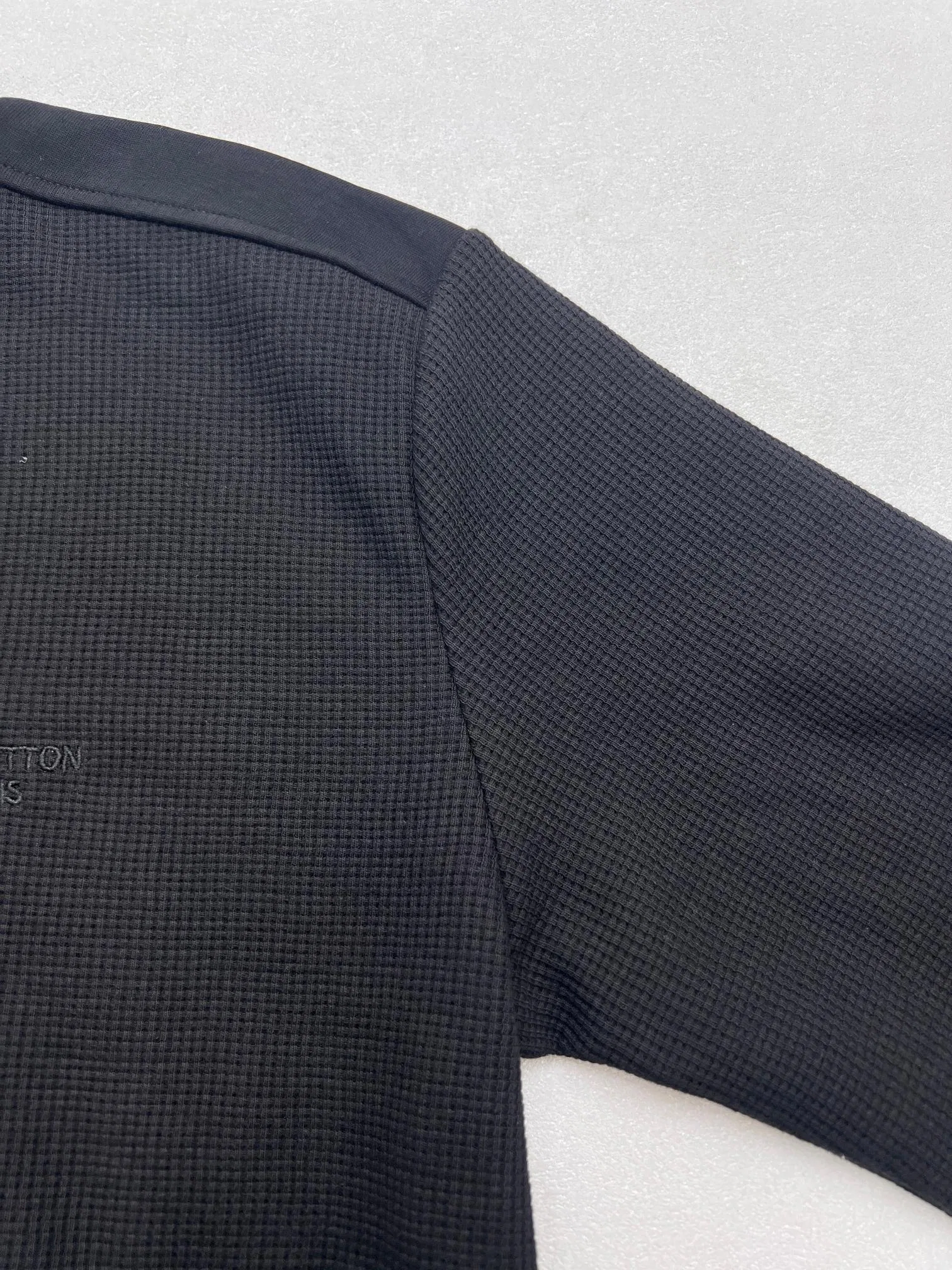 LV 27FW NOGJIQS 002 롱슬리브 17
