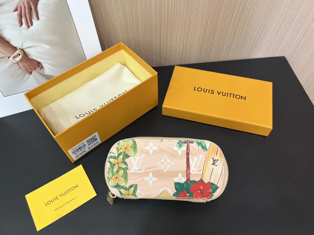 LV 27FW NSOVAAJ 003 선글라스보관함 14