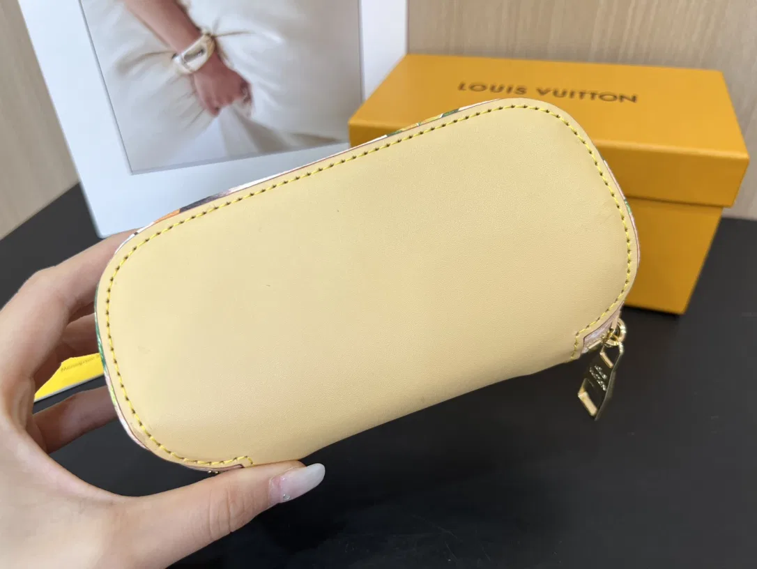 LV 27FW NSOVAAJ 003 선글라스보관함 15