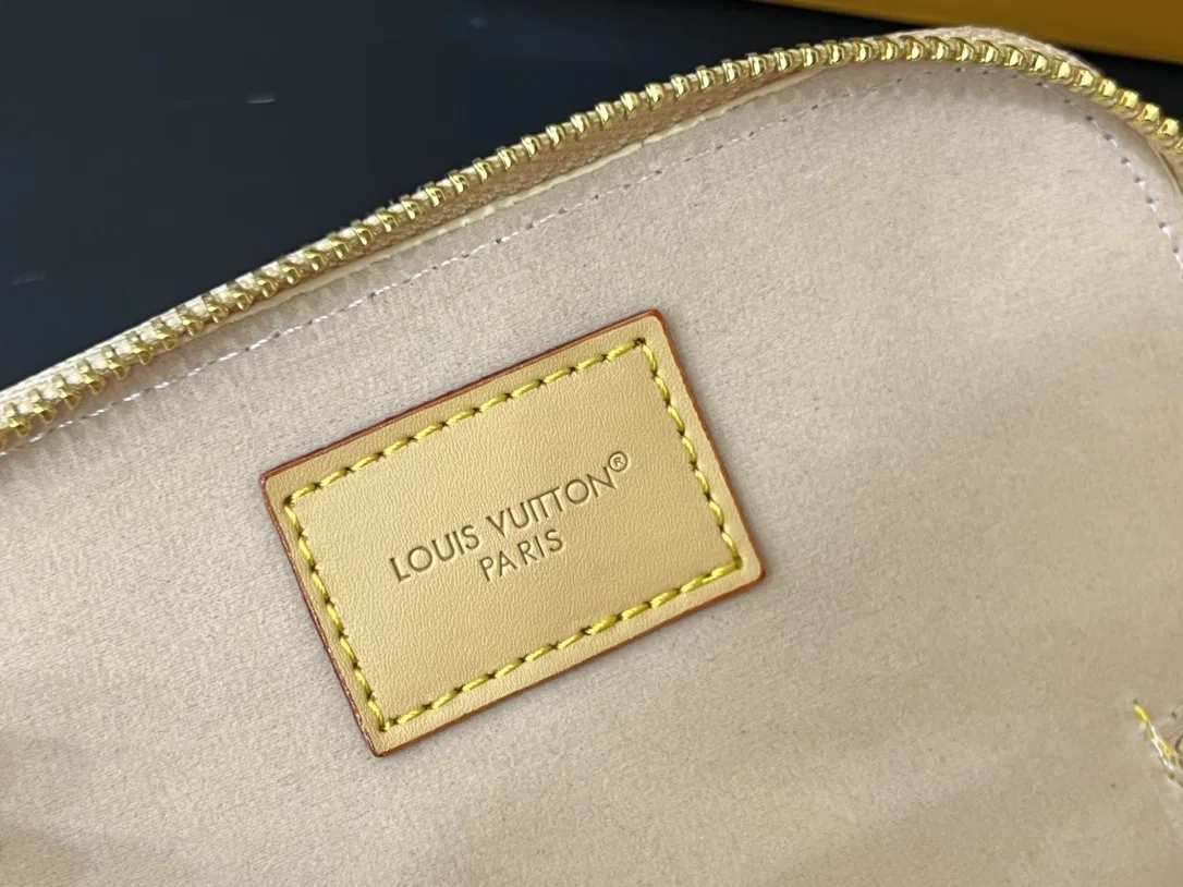 LV 27FW NSOVAAJ 003 선글라스보관함 17