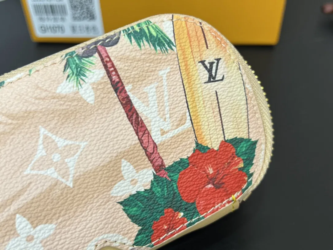 LV 27FW NSOVAAJ 003 선글라스보관함 18