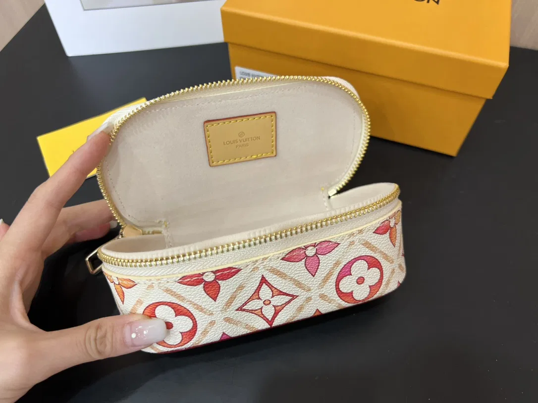LV 27FW NSOVAAJ 004 선글라스보관함 7
