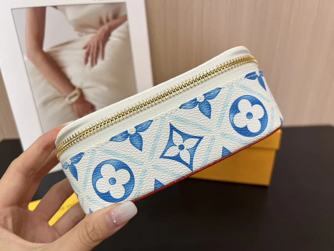 LV 27FW NSOVAAJ 004 선글라스보관함 12