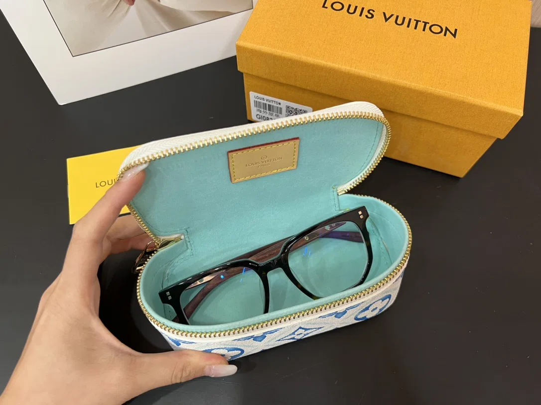 LV 27FW NSOVAAJ 004 선글라스보관함 13