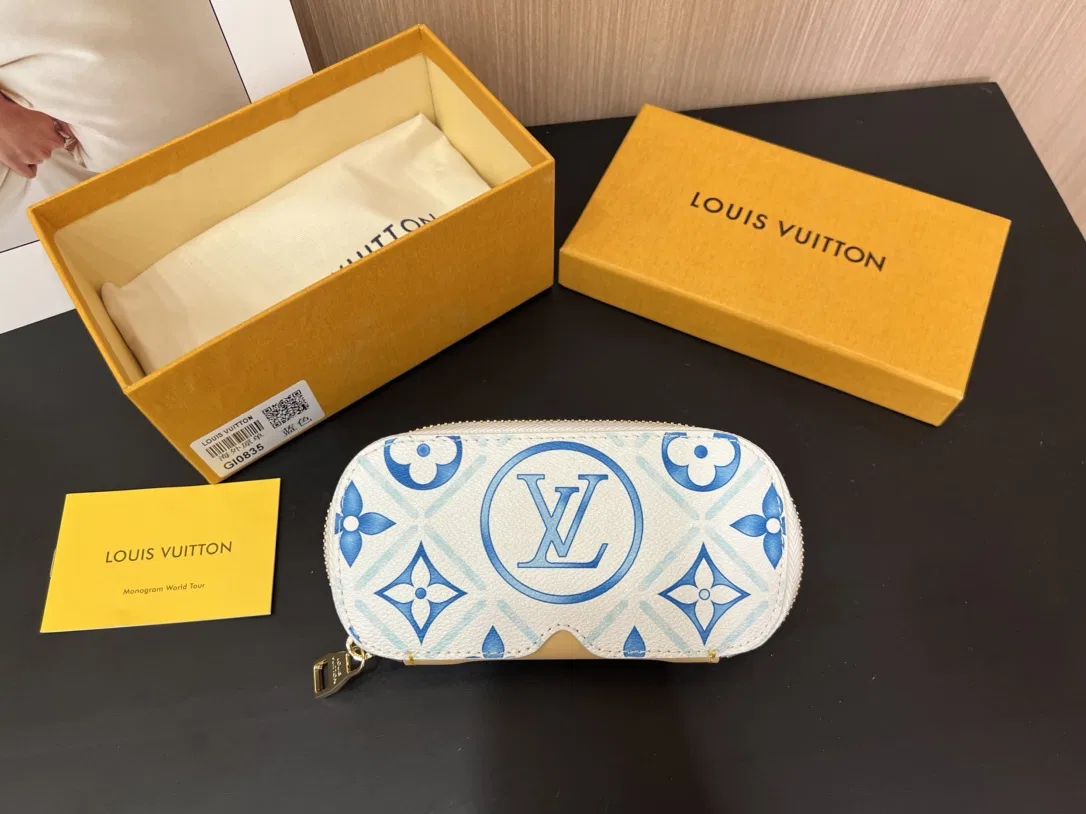 LV 27FW NSOVAAJ 004 선글라스보관함 14