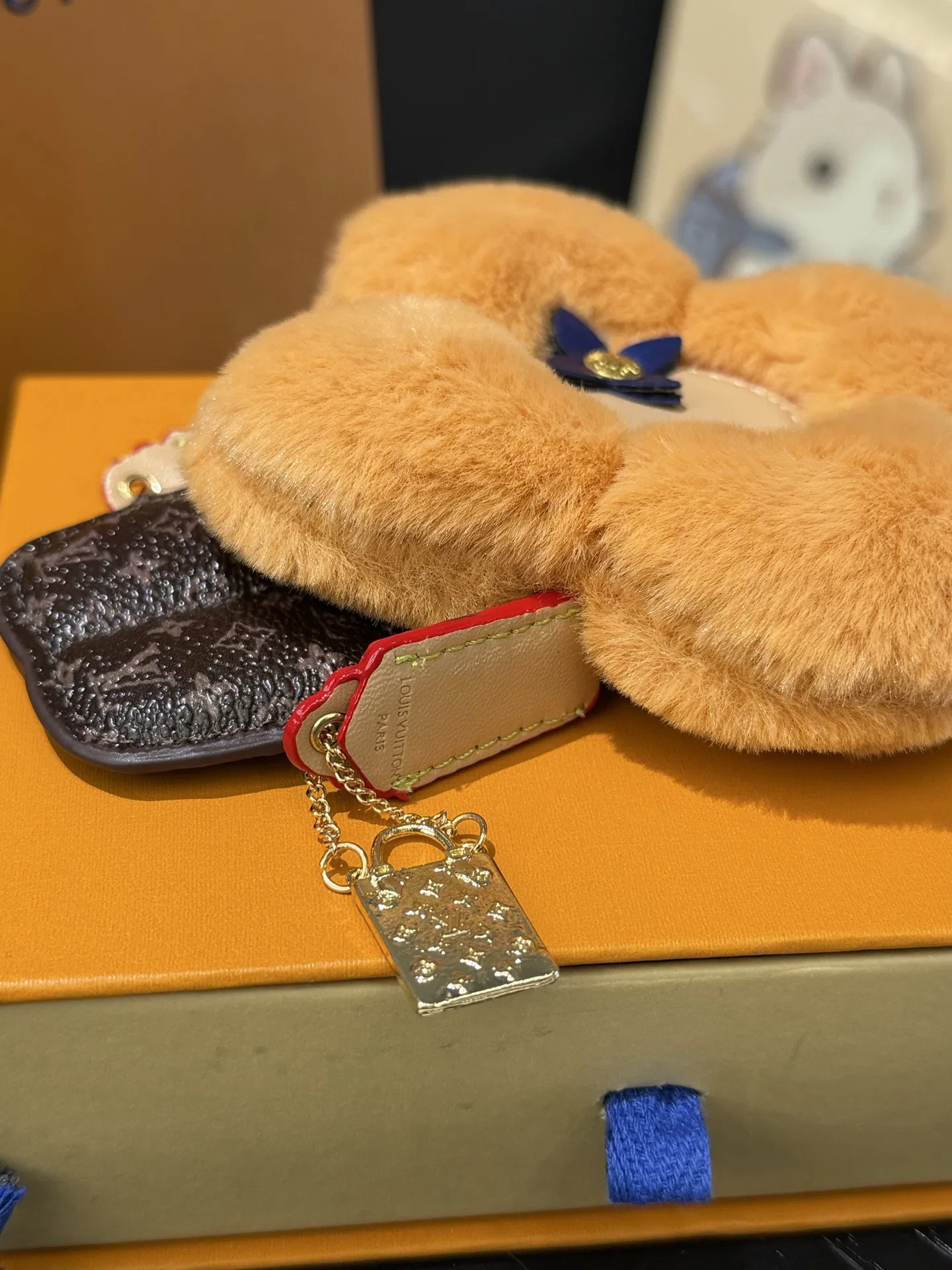 LV 27FW NSOVAAJ 006 키링 13