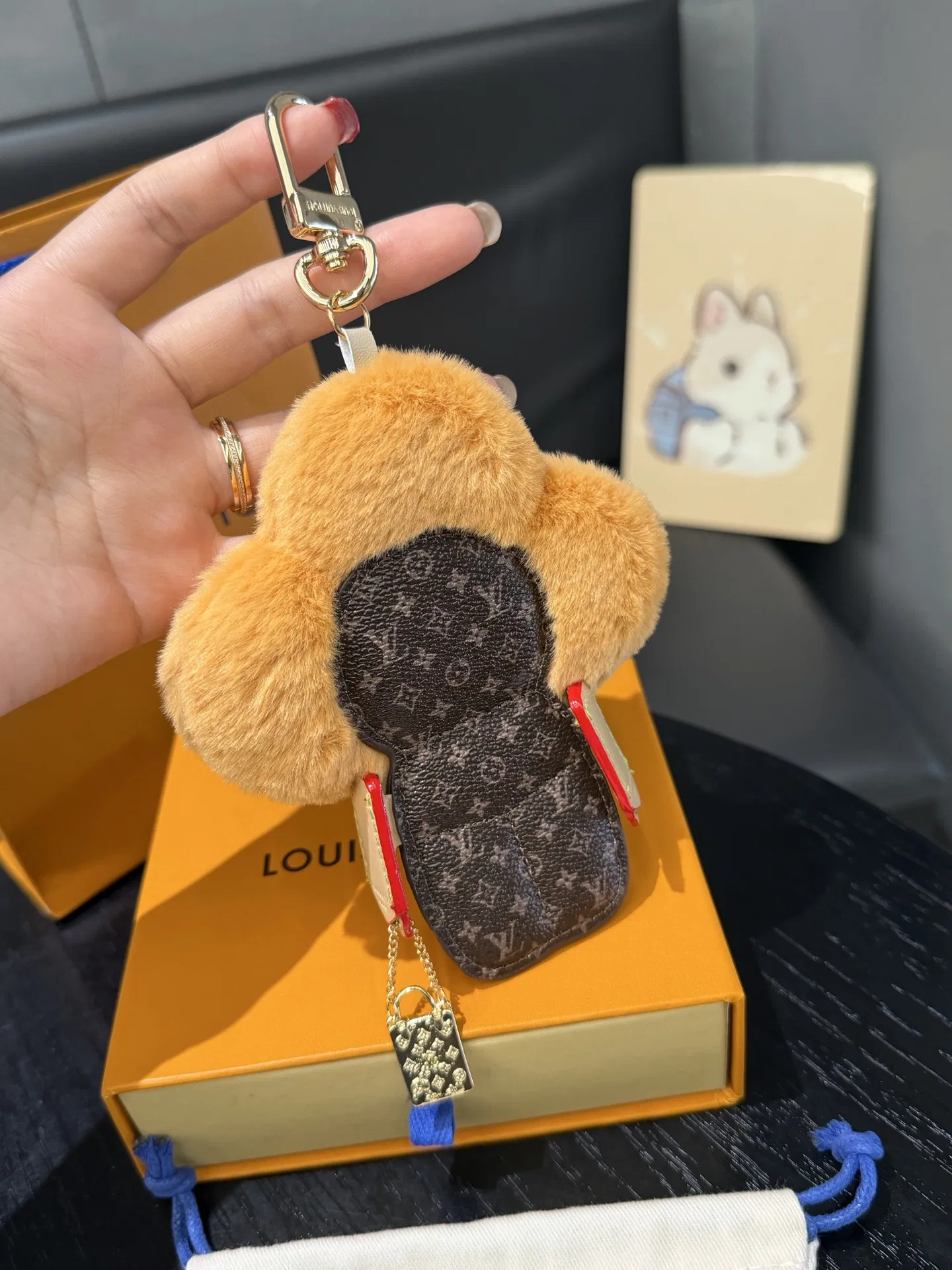 LV 27FW NSOVAAJ 006 키링 15