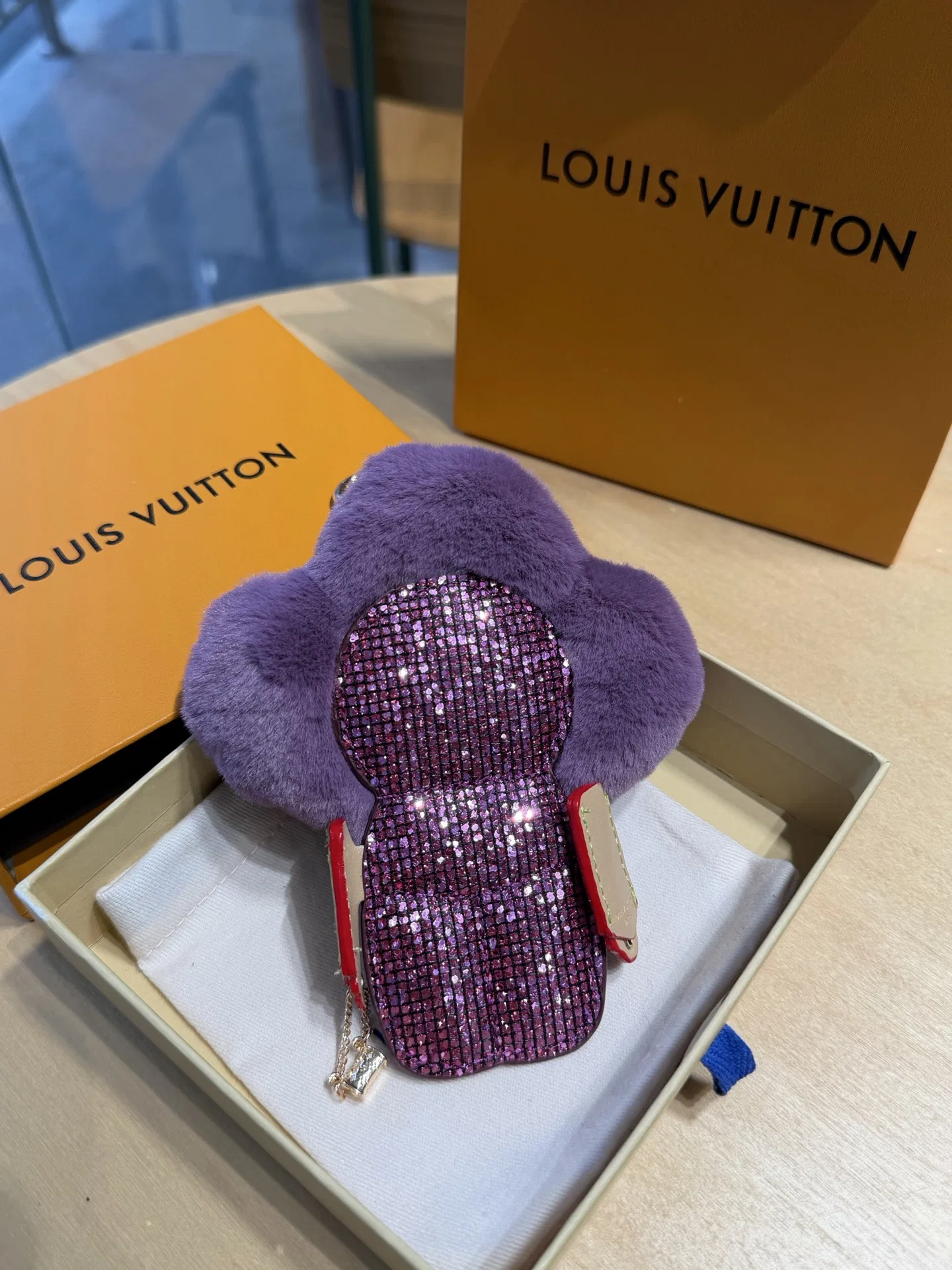 LV 27FW NSOVAAJ 006 키링 24
