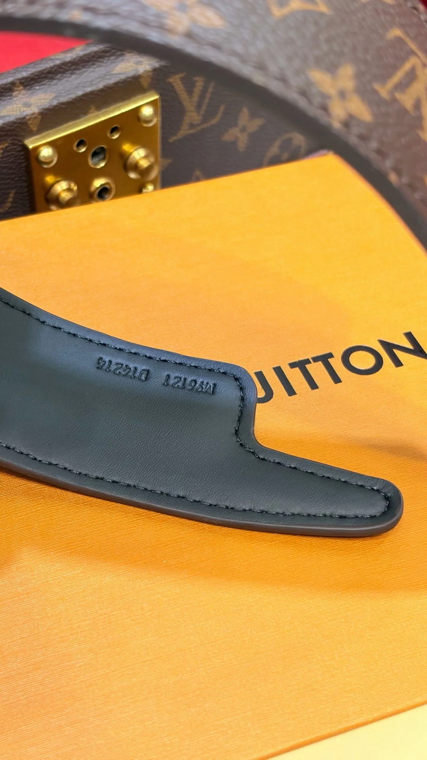 LV 27FW NSOVAAJ 018 헤어밴드 24