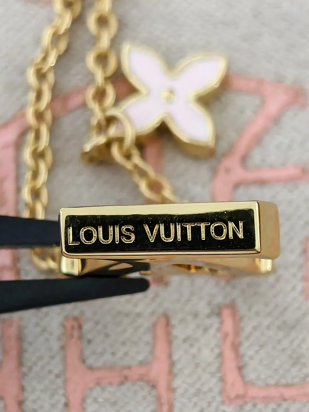 LV 27FW NSOVAAJ 031 목걸이 8