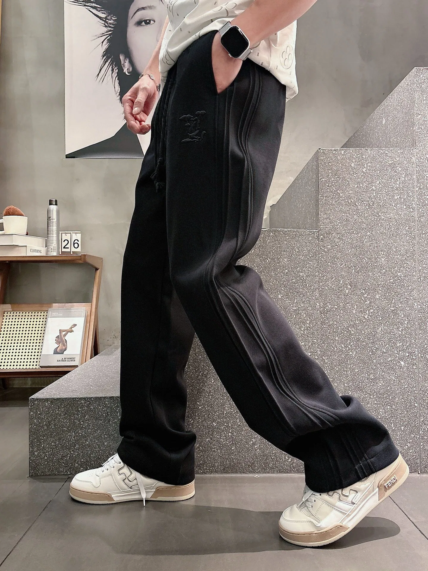 LV 27FW PXOPLTT 031 스웻팬츠 19