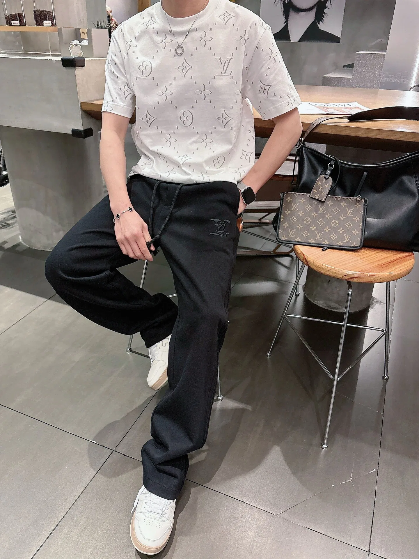 LV 27FW PXOPLTT 031 스웻팬츠 22