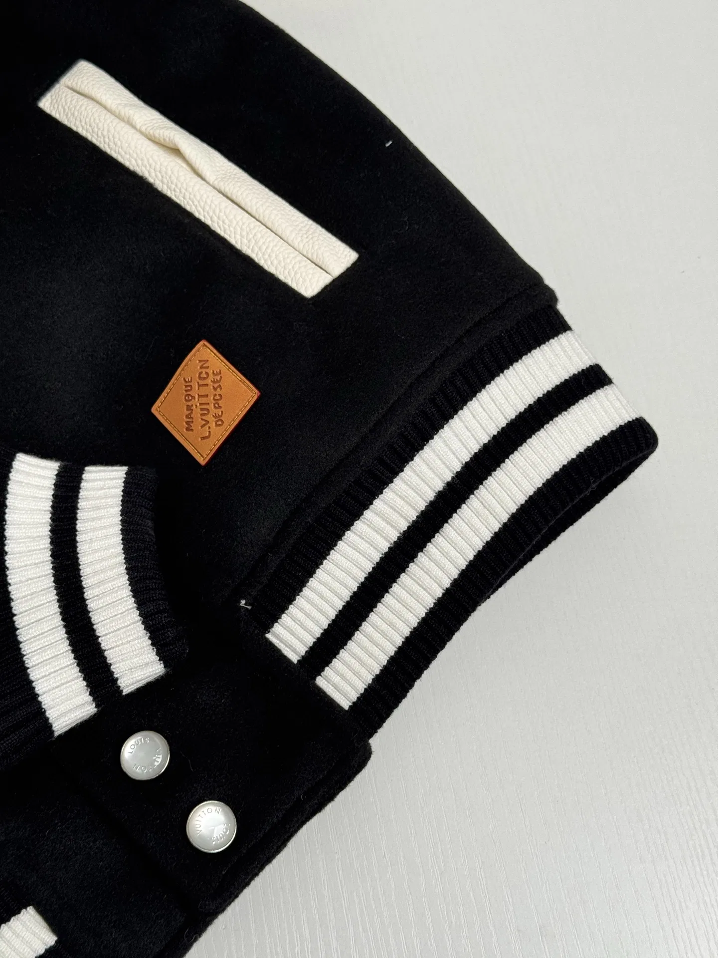 LV 27FW QBTUMXL 018 스타디움자켓 20