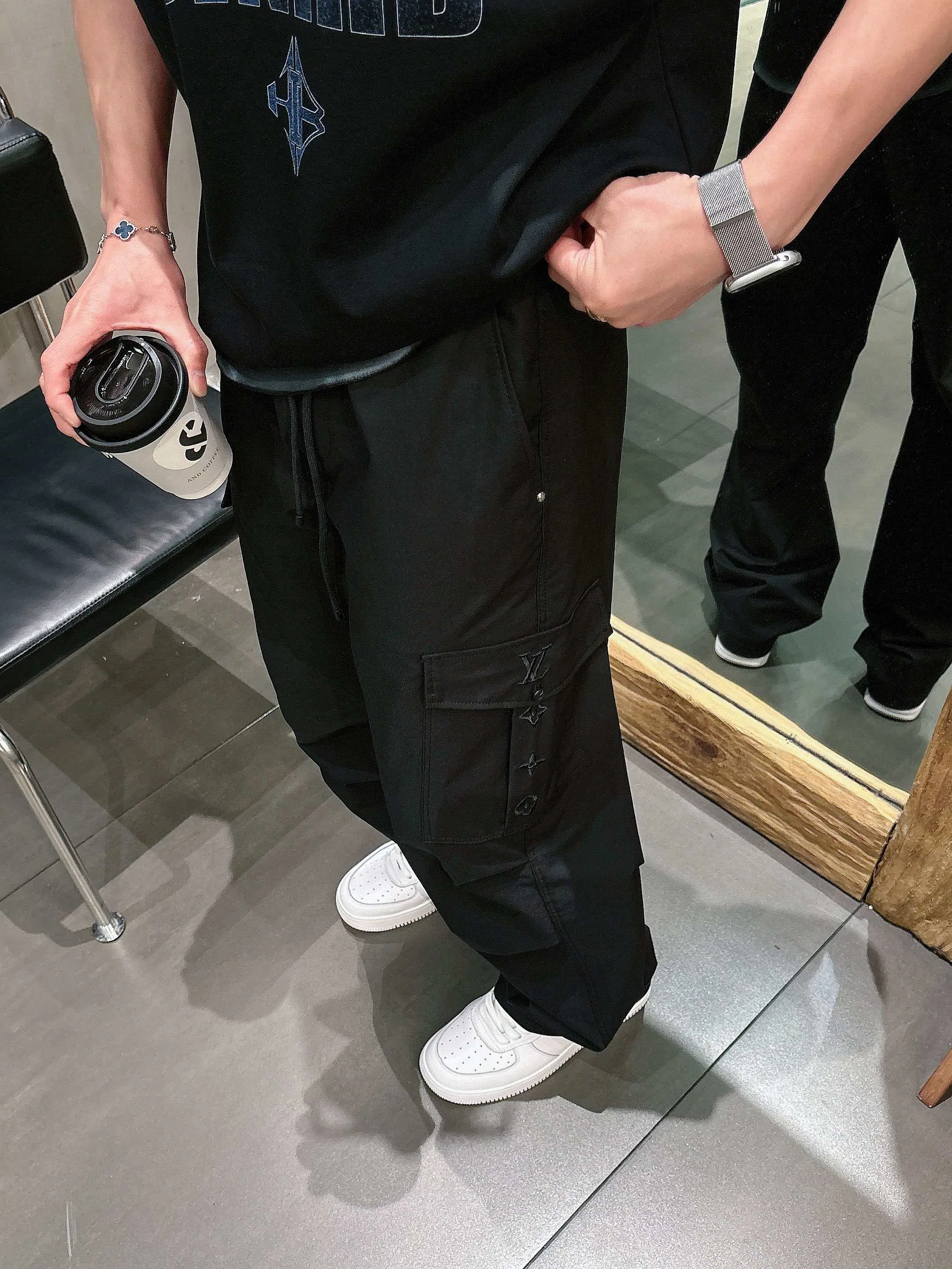 LV 27FW QCYEEAU 001 카고팬츠 7
