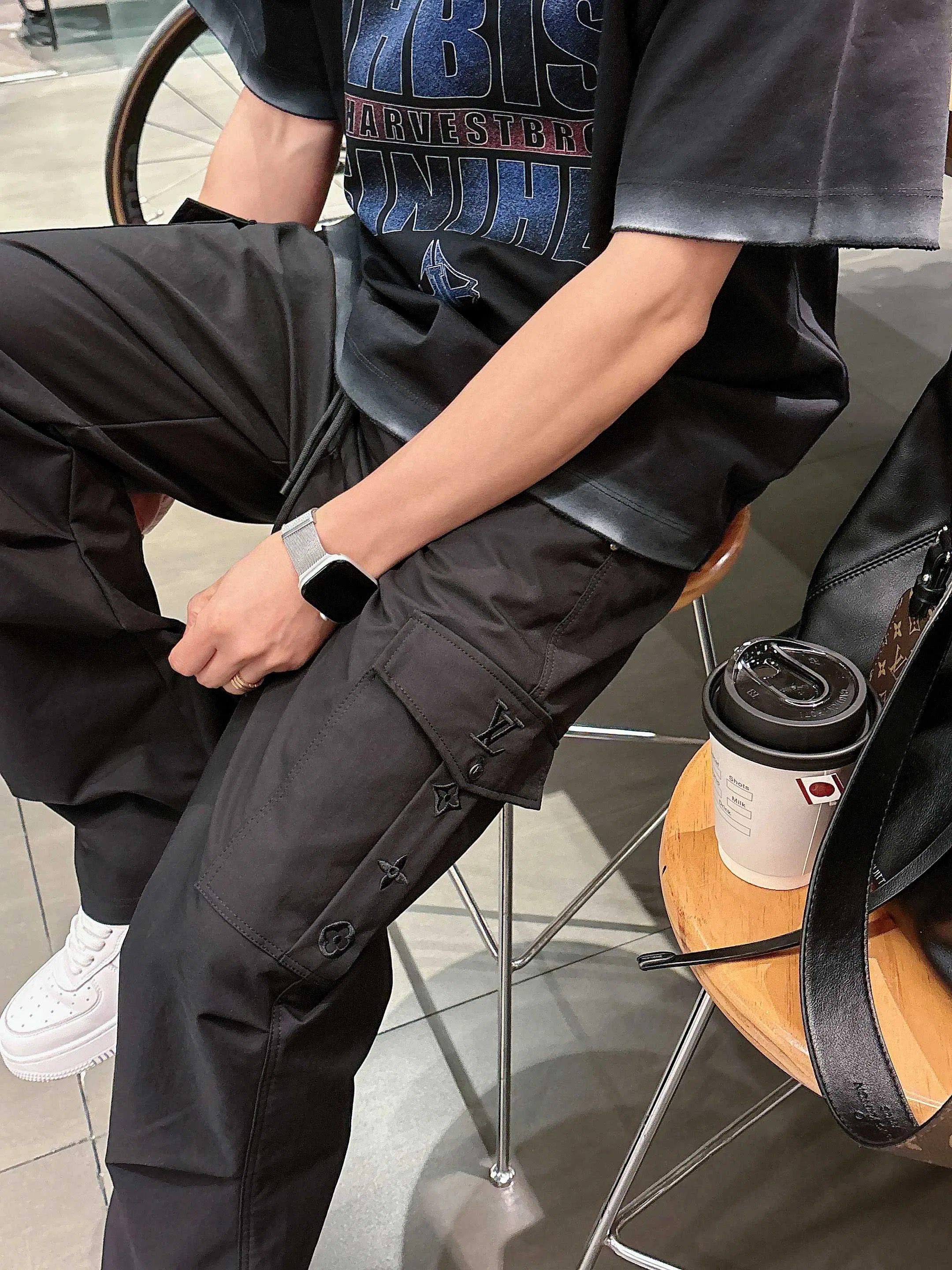 LV 27FW QCYEEAU 001 카고팬츠 9